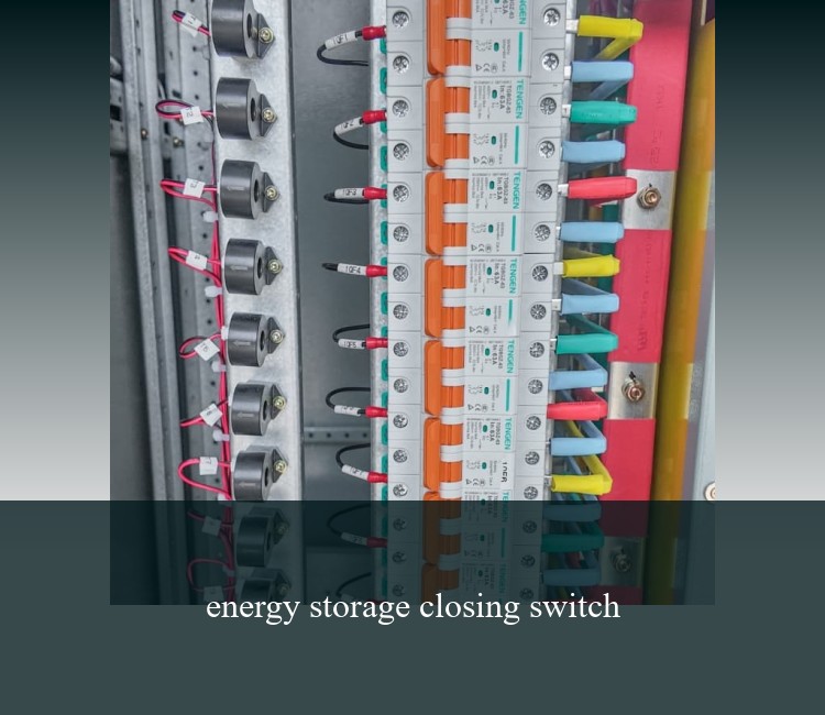 energy storage closing switch